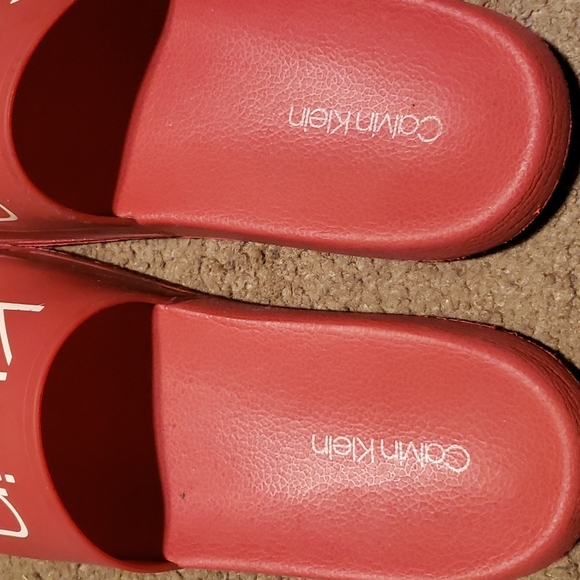 Big boy calvin Klein slippers - Picture 3 of 4
